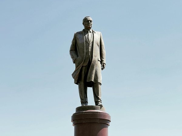 Comment choisir une location de vacances en Bretagne avec des ateliers de broderie et des balades en bord de mer?