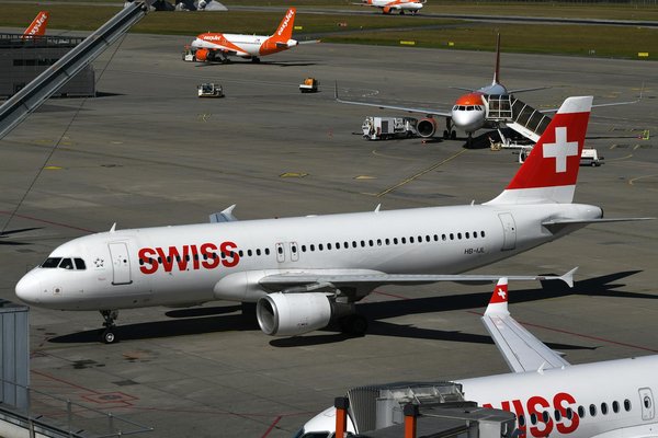 Quels sont les meilleurs itinéraires pour une randonnée dans les montagnes de Făgăraș, Roumanie : équipements et conseils ?